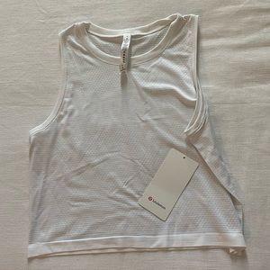 Lululemon cropped workout tank
